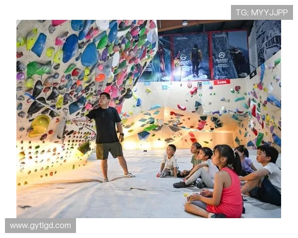 成都攀岩队的运营揭秘与深度分析探讨攀岩文化的崛起与发展